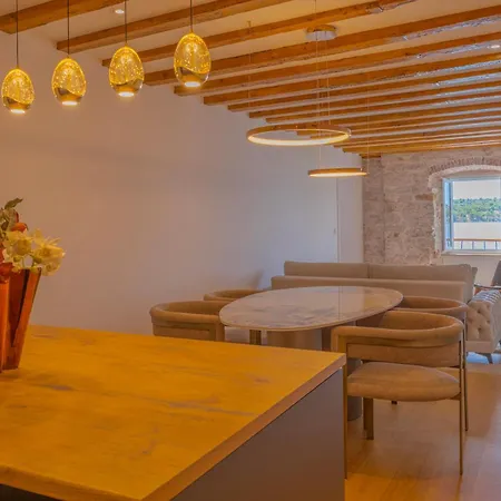 Apartment Bella Vista Wit Sea View By Irundo
