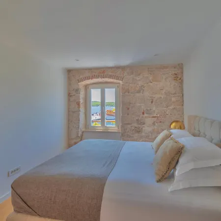 Bella Vista Wit Sea View By Irundo *